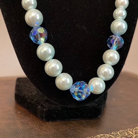 Laguna Blue AB Faceted Glass & Faux Pearl Single Strand Beaded Necklace - Picture 3 of 7